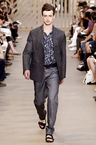 Louis Vuitton / - 2011